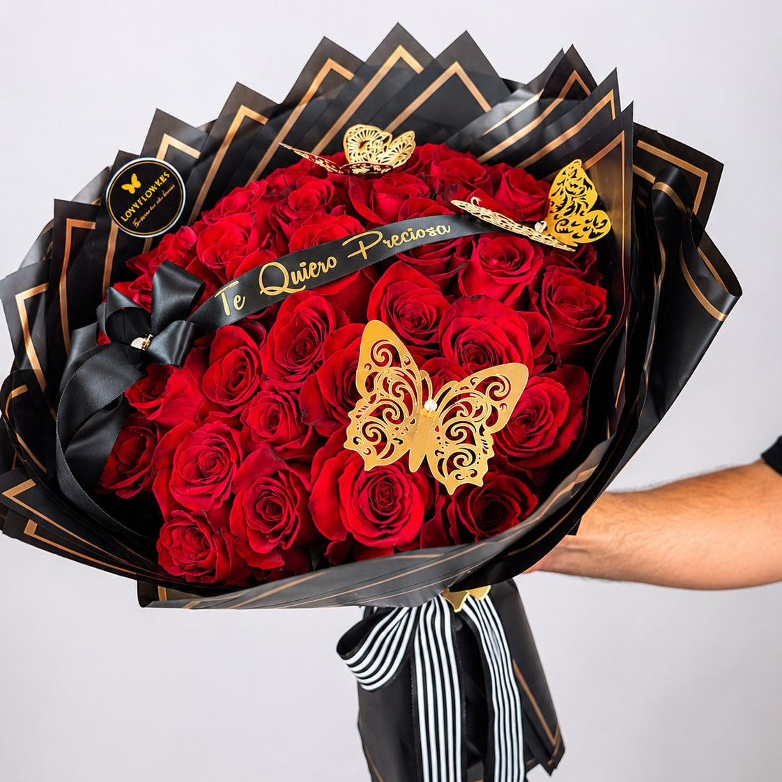 Rose bouquet with butterflies